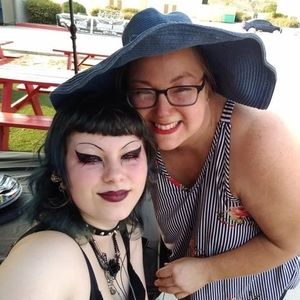 Meet your Posher, Desiree